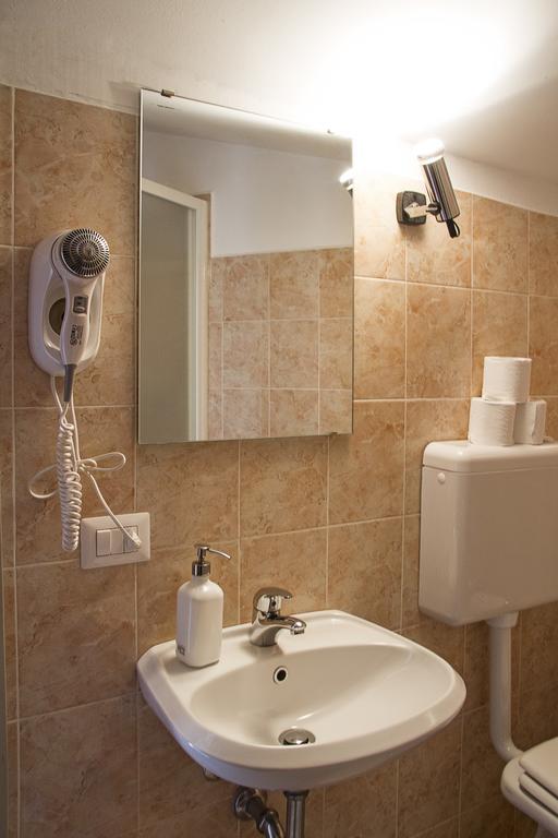 Suite Tower Бергамо Екстериор снимка